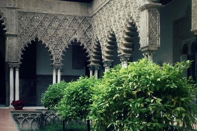 Alcazar and Cathedral of Seville Private Tour - The Alcázar: 90 minutes among palace and gardens