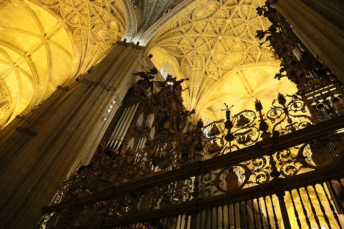 Alcazar and Cathedral Tour - Two landmarks, two very different moods