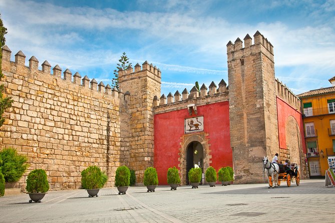 Alcazar, Cathedral and Giralda Guided Tour with Priority Tickets - The Giralda: a former minaret turned bell tower