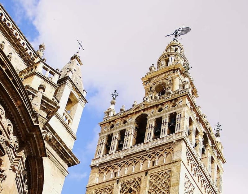 Alcazar & Cathedral of Seville Exclusive Group max. 9 guests - Meeting at the Inmaculada Monument