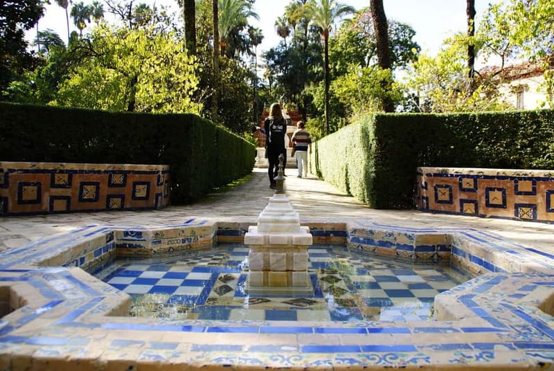 Alcazar & Cathedral of Seville Exclusive Group max. 9 guests - Who should book this tour?