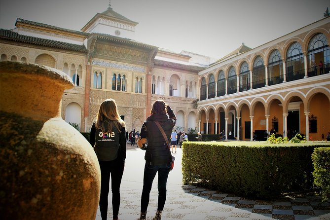 Alcazar of Seville Exclusive Group, max. 9 travelers - Starting at Plaza del Triunfo