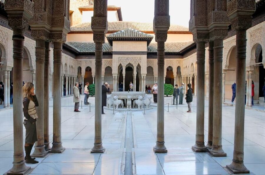 Alhambra and Albaicín Full-Day Private Tour from Seville - Leaving Seville for Granada