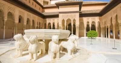 Alhambra and Albaicín Full-Day Private Tour from Seville