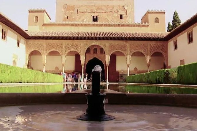 Alhambra Guided Tour & Albaicin Tour from Seville - From Seville to Granada: a long day with a big payoff