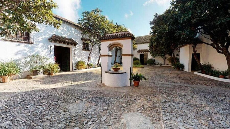 Barbadillo Winery Guided Tour in Cadiz with Wine Tasting - Following Manzanilla through the bodega