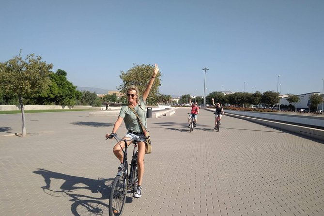Bike Tour Córdoba - Plazas, a palace, and the city’s everyday side