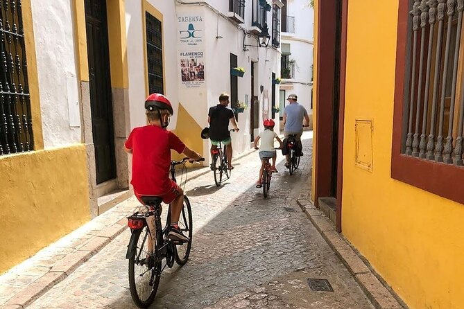 Bike Tour Córdoba - Patios and the lanes of San Basilio