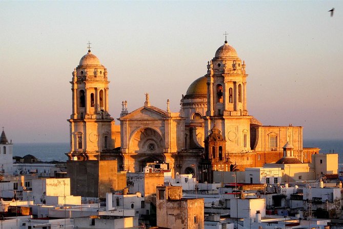 Cadiz and Jerez Day Trip from Seville - Cádiz: old lanes, cathedral views and the sea