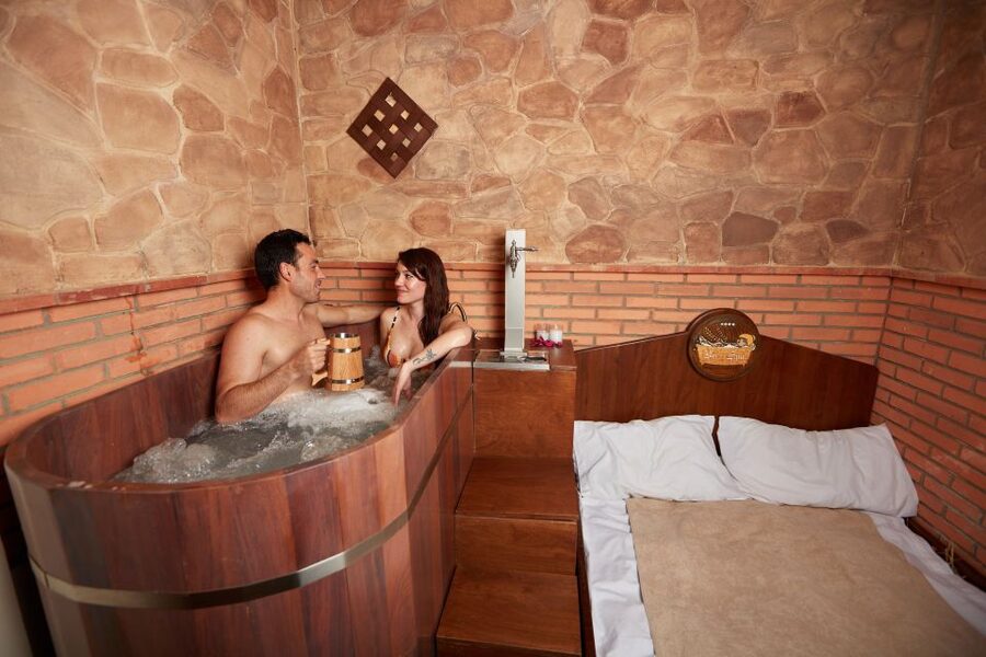 Cadiz: Beer Spa Entry Ticket with Beer and Local Snacks - Resting on the barley bed