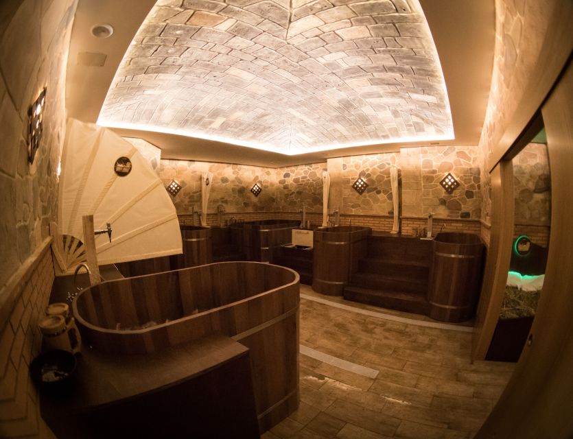 Cadiz: Beer Spa Entry Ticket with Beer and Local Snacks - Getting ready for your visit