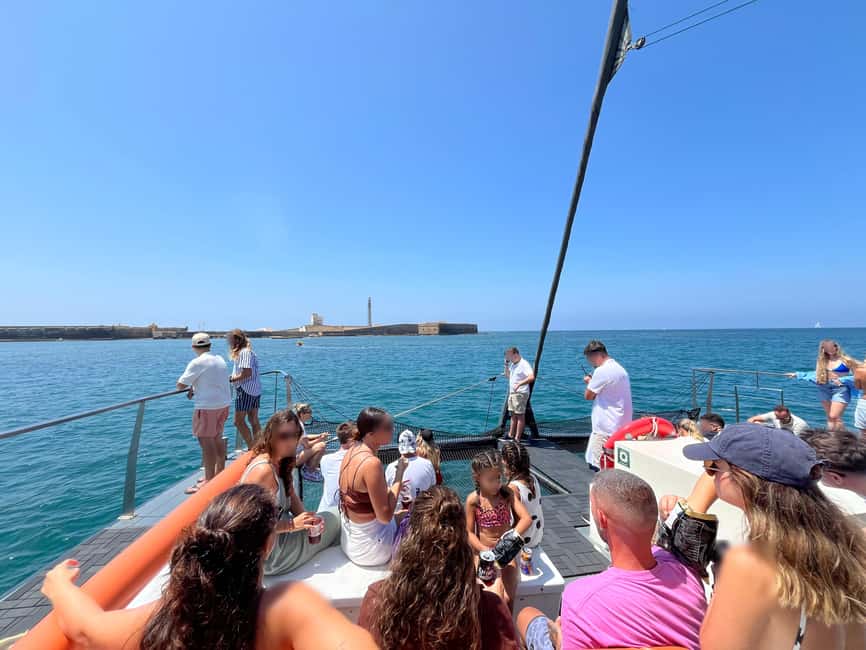 Cadiz capital:Catamarán Experience paseo con baño y almuerzo - The southern route: the bay and La Pepa