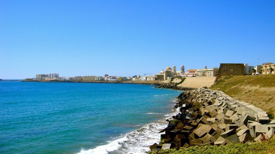Cadiz: City Bike Tour - Guides who bring the route to life