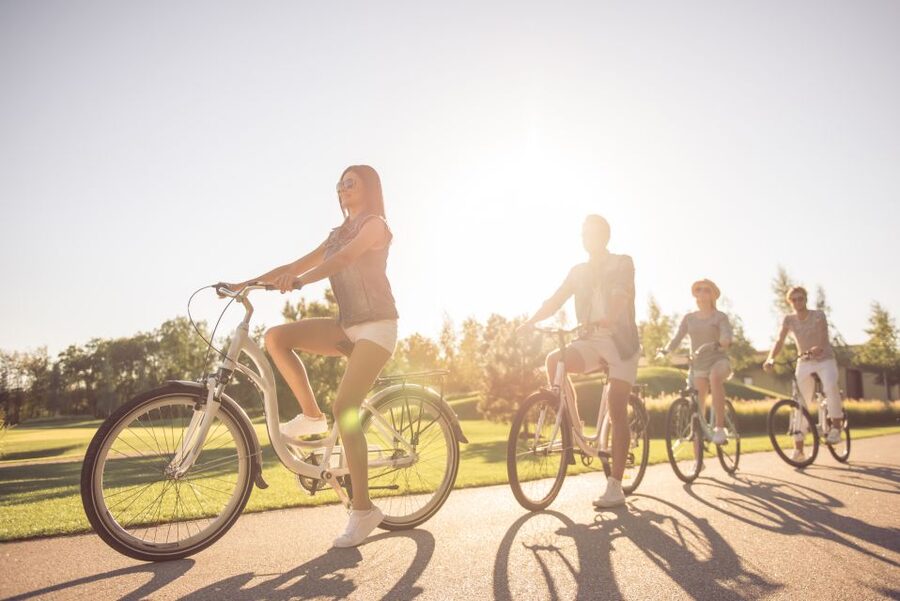 Cadiz: City Sightseeing Guided Tour by Bike - La Caleta and Castle Santa Catalina
