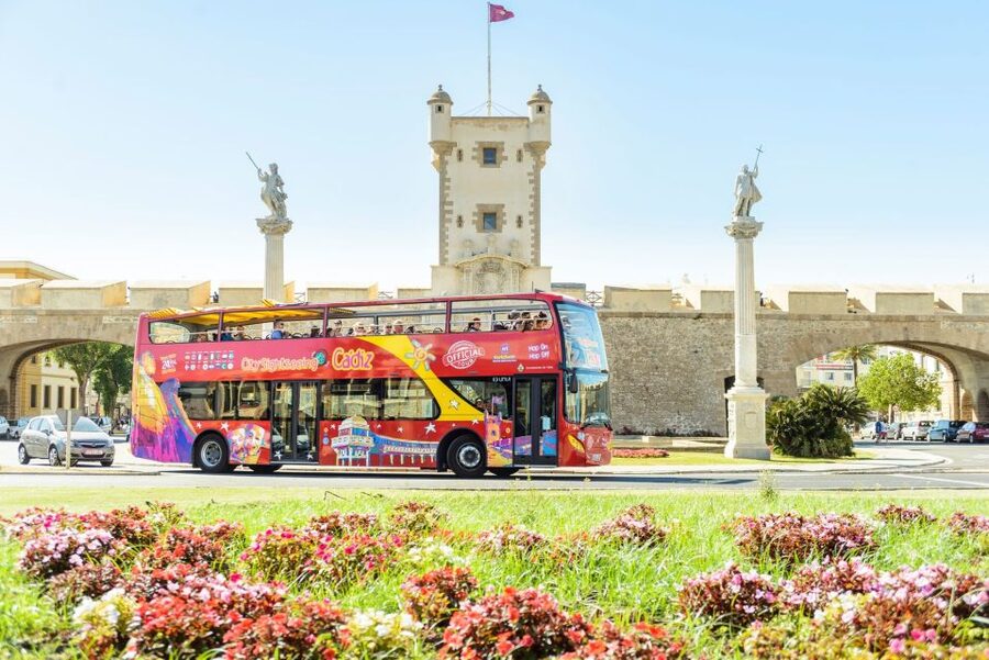 Cadiz: City Sightseeing Hop-On Hop-Off Bus Tour - Following the coast to Playa de la Victoria