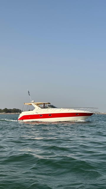 Cadiz: Exclusive Yacht excursion to La Caleta or Pepa Bridge - Playa de la Puntilla and the beach break