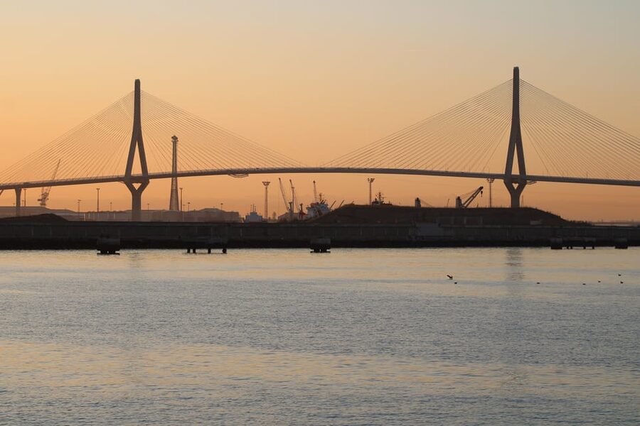 Cadiz: Exclusive Yacht excursion to La Caleta or Pepa Bridge - Should you book?