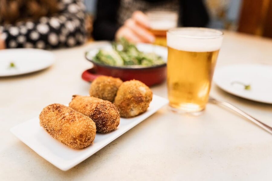Cadiz Food Tour with Tapas & Drinks with a Local - Meeting outside City Hall