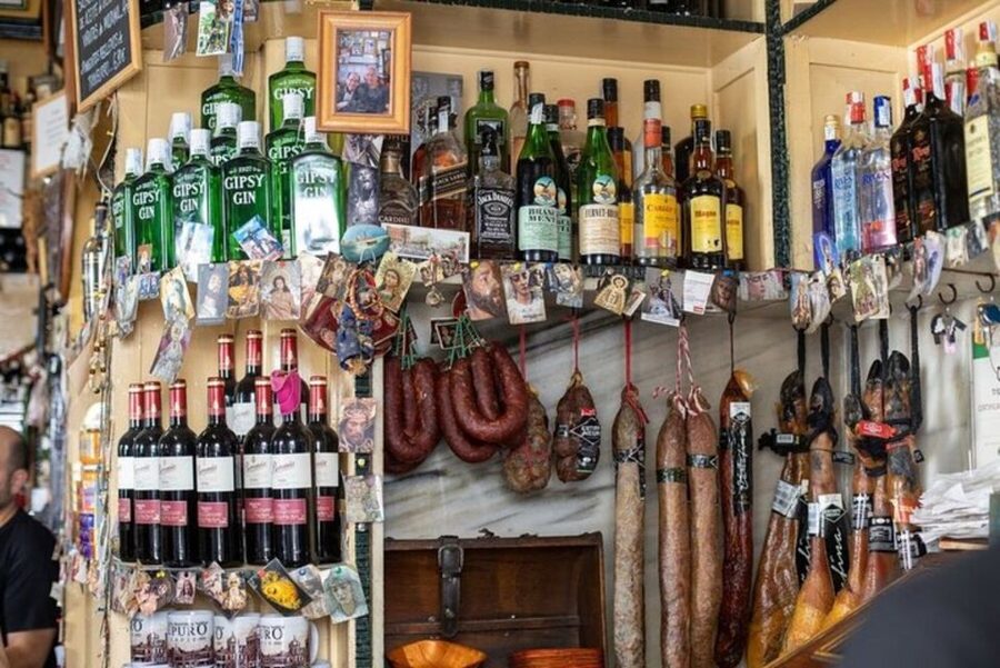 Cádiz: Local Tapas Experience - A quick stop at the Segismundo Moret statue