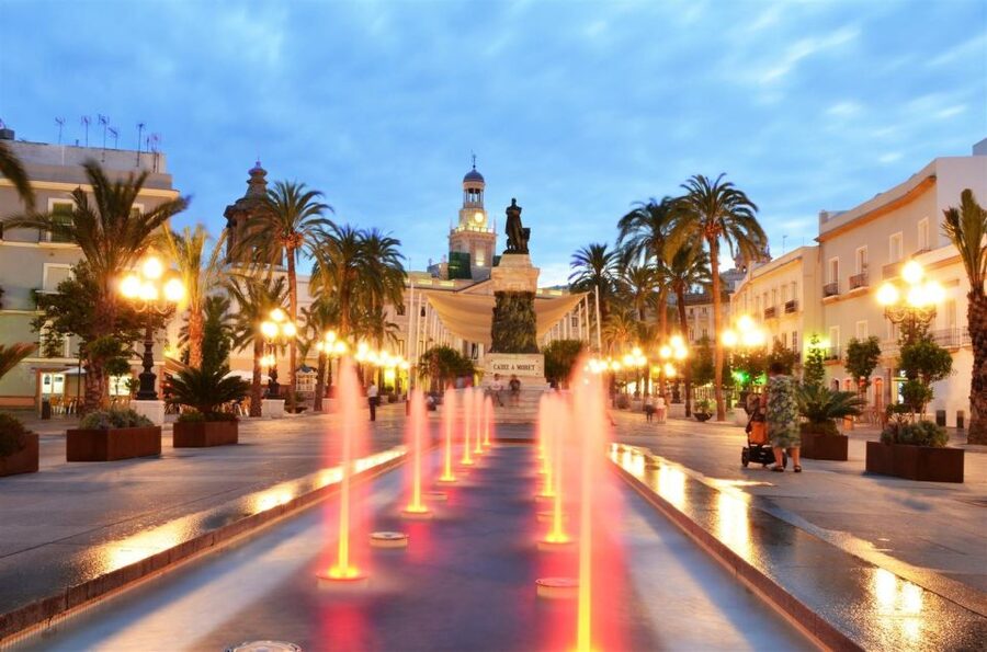 Cadiz: Medieval Tour - A short walk through a very old city