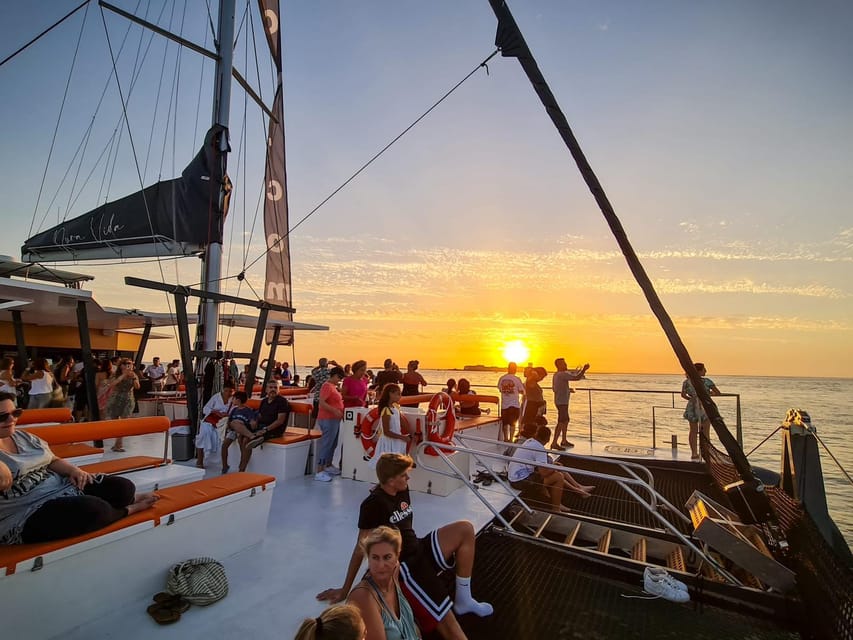 Cádiz: Sunset Catamaran Cruise Tours - Cádiz at sunset, seen from the water
