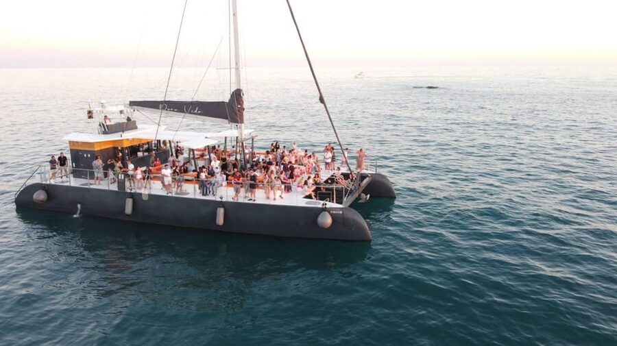 Cádiz: Sunset Catamaran Cruise Tours - Boarding at the commercial port