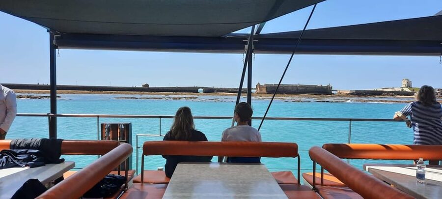 Cádiz: Sunset Catamaran Cruise Tours - Access, weather, and who should take this cruise
