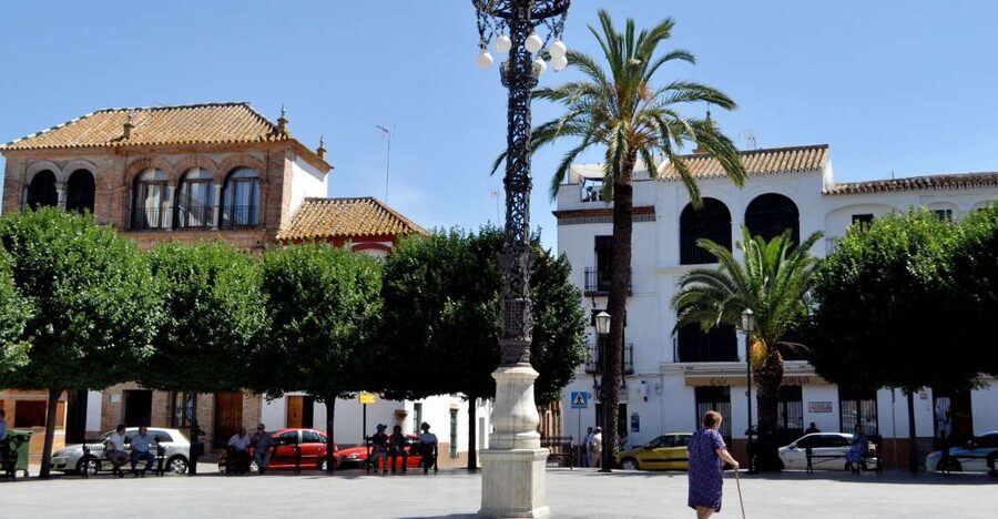 Carmona: City Walking Tour - The Puerta de Sevilla opens the route