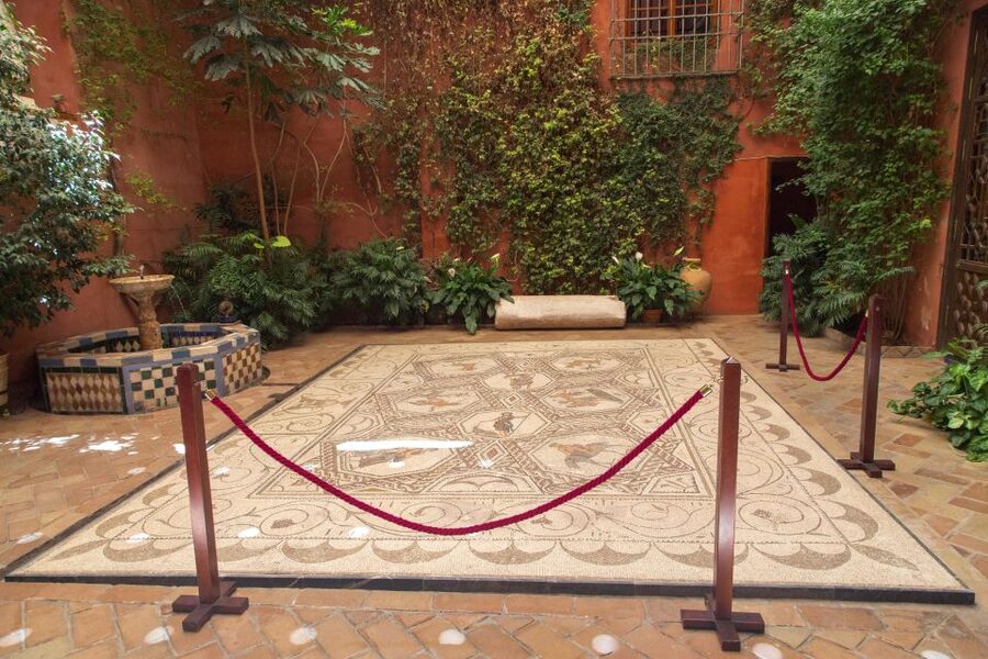 Casa de Salinas Entry Ticket with Audio Guide - Fitting the mansion into a day in Seville