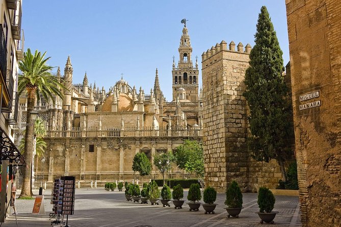 Cathedral of Seville English Guided Tour with Skip the Line & Access to Giralda - Seville Cathedral makes more sense with a guide