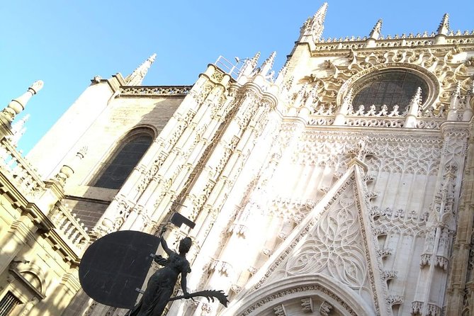 Cathedral of Seville English Guided Tour with Skip the Line & Access to Giralda - The Giralda: an old minaret above the city