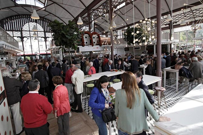 Complete Triana Tour "Corrales included". - Castle of San Jorge and the hard history of Triana