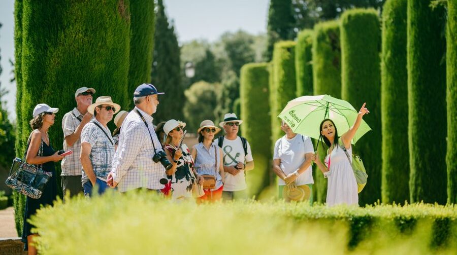 Cordoba: Alcazar of Christian Monarchs 1–Hour Guided Tour - Step into the baths of Doña Leonor de Guzmán