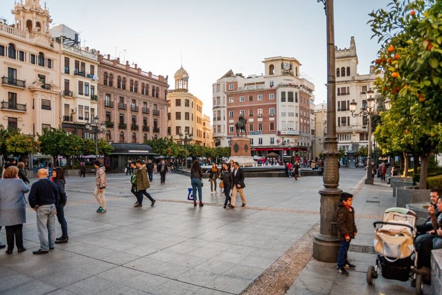 Córdoba: City Sightseeing Hop-On Hop-Off Bus Tour - A bus tour, not an attraction pass