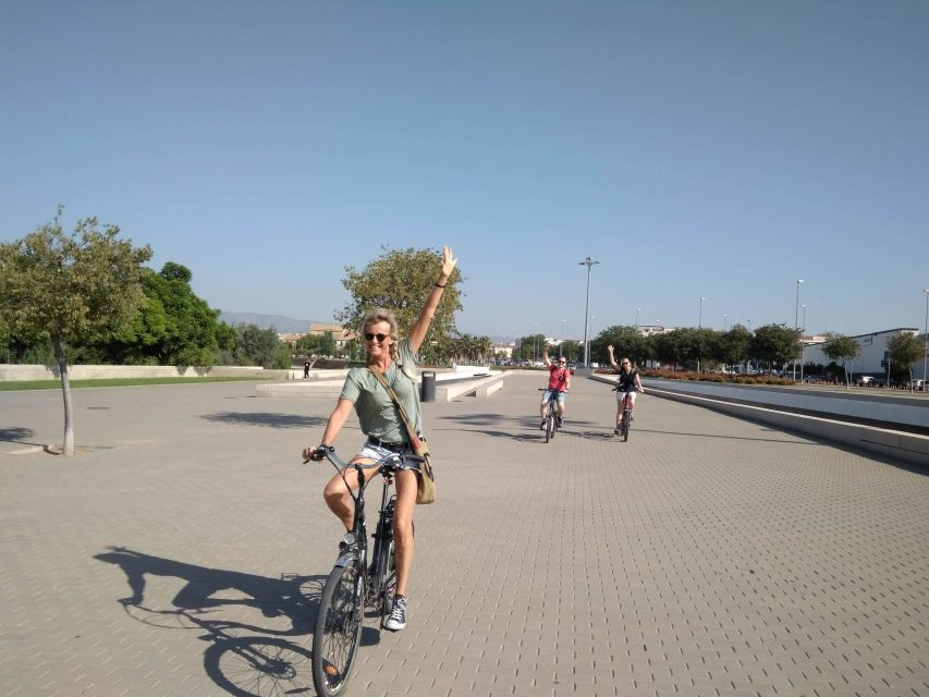 Córdoba Daily Highlights Bike Tour - The Mezquita-Cathedral and Jewish quarter