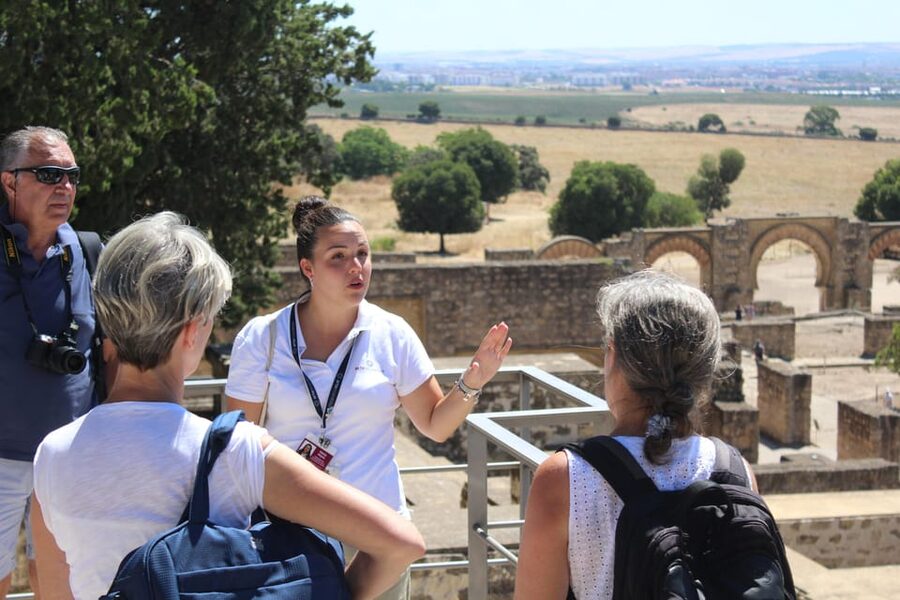 Córdoba: Guided Tour of Azahara Medina - Walk through the city with a guide