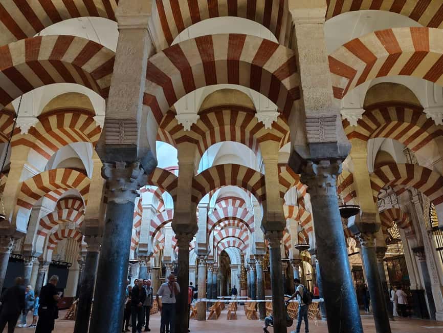 CORDOBA: GUIDED TOUR OF THE MOSQUE-CATHEDRAL OF CORDOBA WITHOUT QUEUES SPANISH - Starting beneath the orange trees