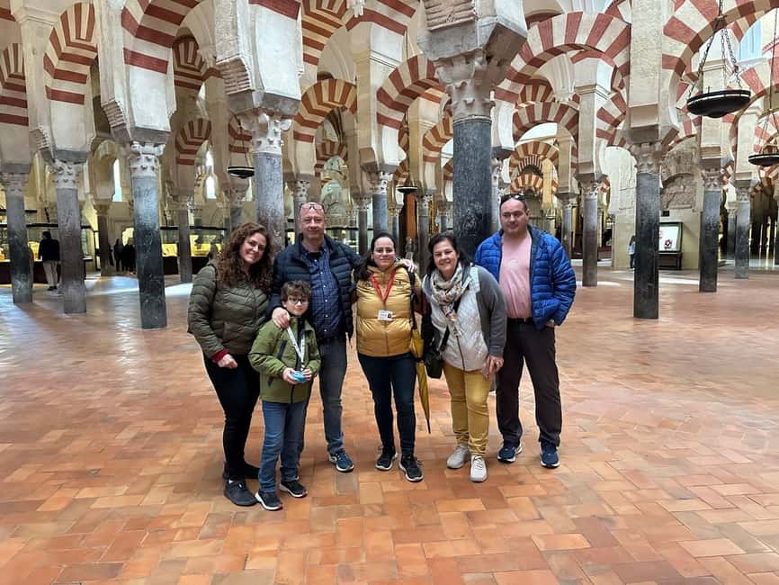 CORDOBA: GUIDED TOUR OF THE MOSQUE-CATHEDRAL OF CORDOBA WITHOUT QUEUES SPANISH - Seeing the cathedral within the mosque