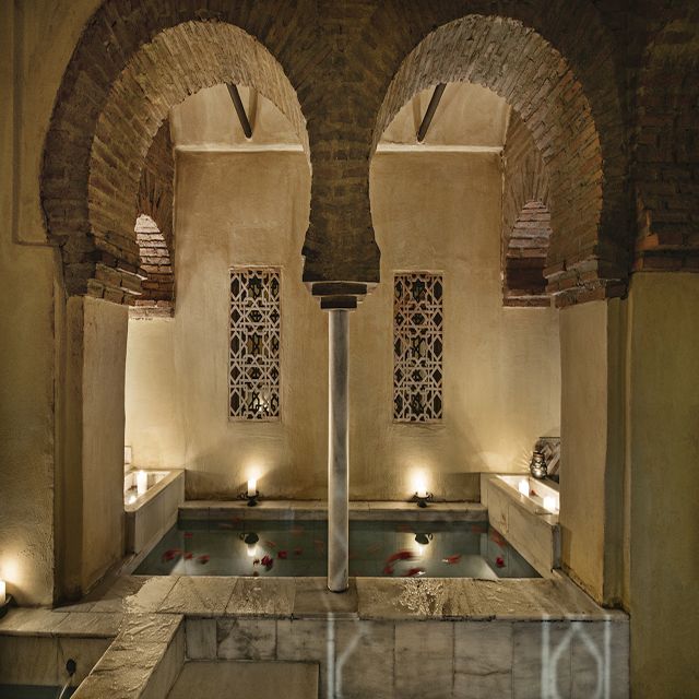 Córdoba: Hammam Al Ándalus Entry Ticket w/Optional Massage - Hot, warm, and cold: how the baths work