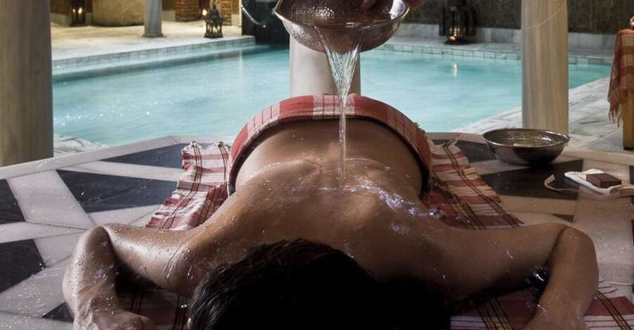 Córdoba: Hammam Al Ándalus Entry Ticket w/Optional Massage - Changing, settling in, and getting your bearings