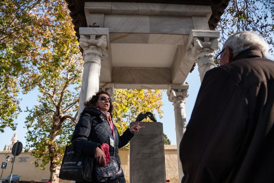 Cordoba: Jewish Quarter and Mosque-Cathedral Guided Tour - The Judería: 50 minutes among narrow streets
