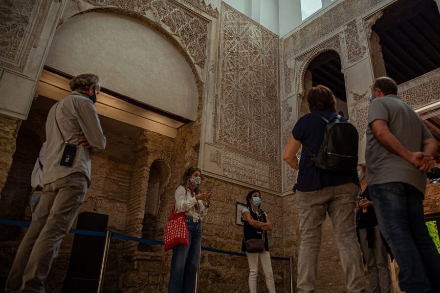 Cordoba: Jewish Quarter Walking Tour - Language, timing and guide quality