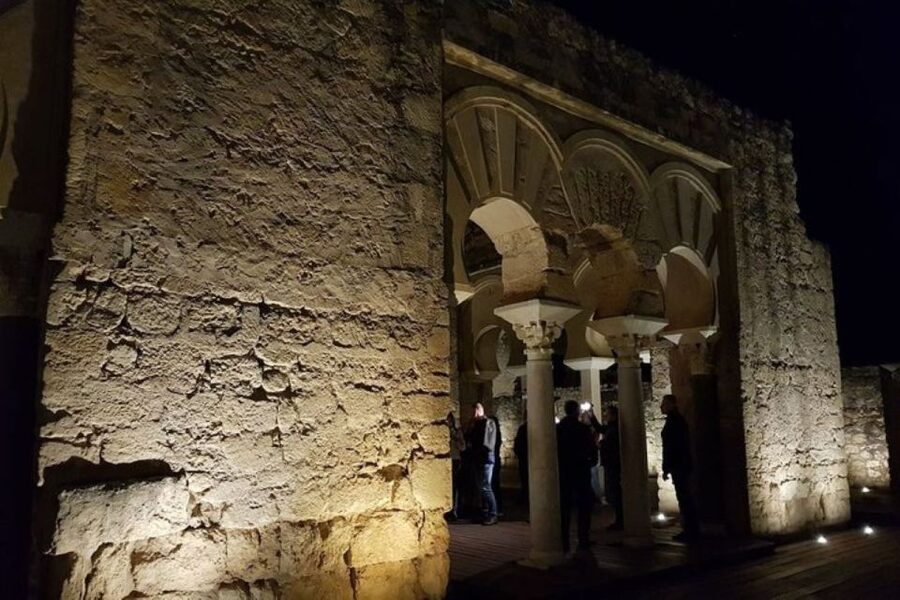 Cordoba: Medina Azahara Night Tour without transport - The night atmosphere, with a few trade-offs