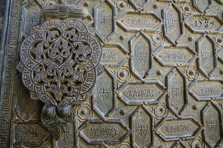 Córdoba: Mosque-Cathedral and Alcazar Tour - The Alcázar visit is gardens and baths for now