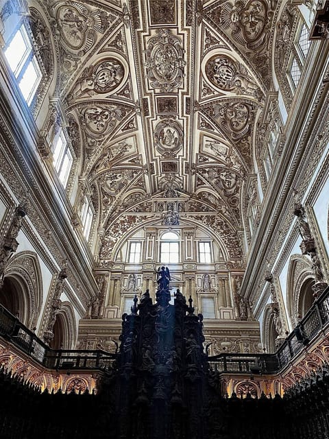 Córdoba: Mosque-Cathedral Guided Tour - A short tour with a clear purpose