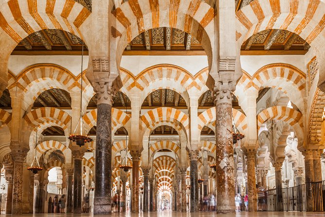 Cordoba Mosque & Jewish Quarter Guided Tour with tickets - The pace, group size and guide style