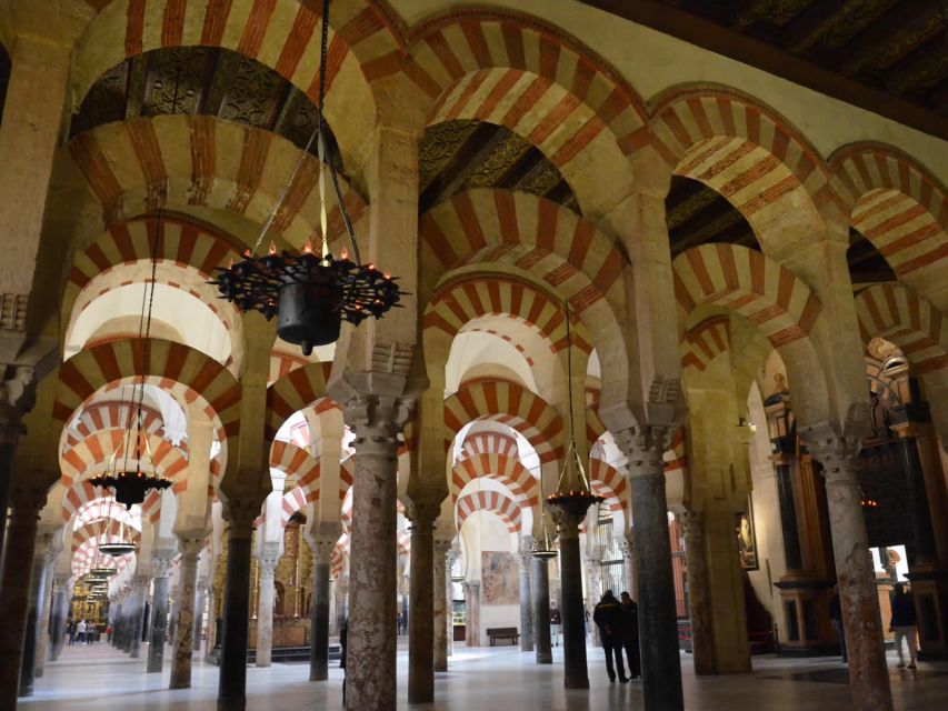 Córdoba: Mosque, Synagogue, and Jewish Quarter Walking Tour - Inside the nearly 1,000-year-old Córdoba Synagogue