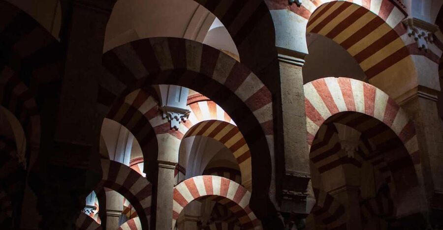 Córdoba: Mosque, Synagogue, and Jewish Quarter Walking Tour - What the $39 price includes