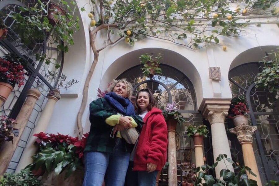 Córdoba: Private Mosque-Cathedral and City Tour - A single building with more than one story