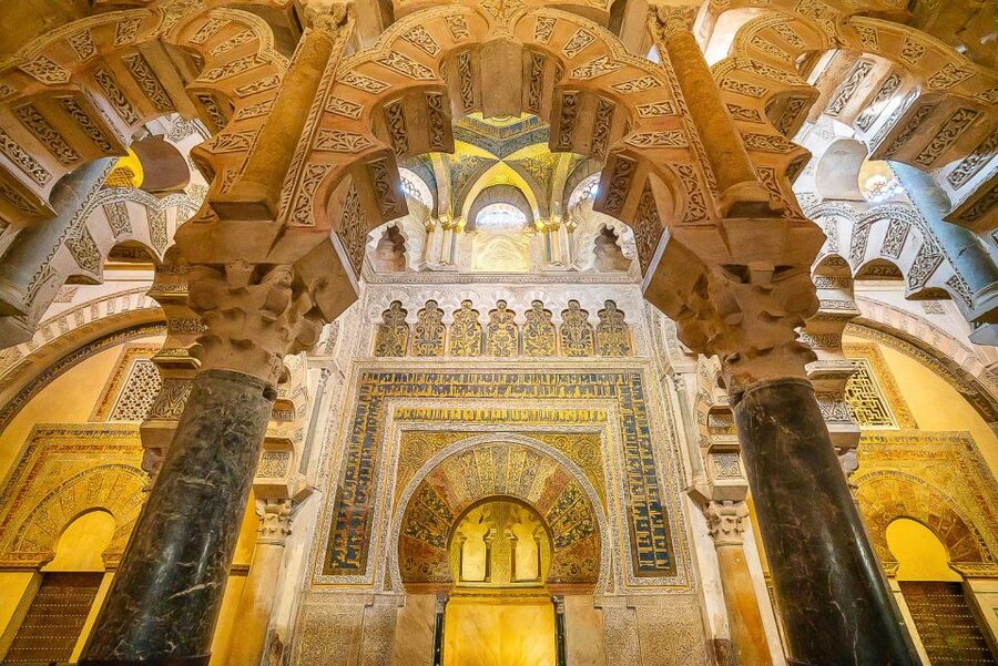 Córdoba: Skip-the-Ticket-Line Mosque-Cathedral Guided Tour - The short route and the limits on lingering